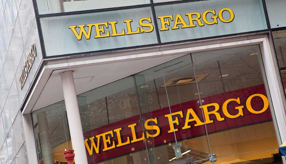 Wells Fargo bank on Fifth Avenue in Manhattan, New York City